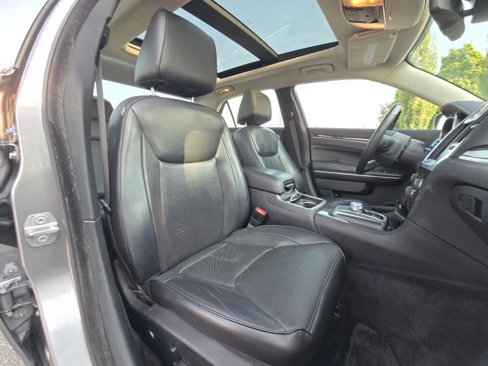 Used 2017 Chrysler 300 C w/ Safetytec Plus Group image 12