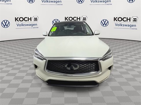 Used 2019 INFINITI QX50 Essential w/ Premium Heat Package image 3