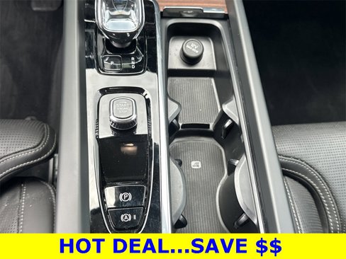 Used 2023 Volvo XC60 B5 Ultimate image 17