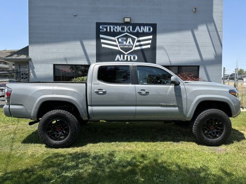 Used 2020 Toyota Tacoma Limited image 6