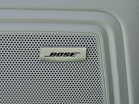 Certified 2024 Porsche Macan Turbo image 28