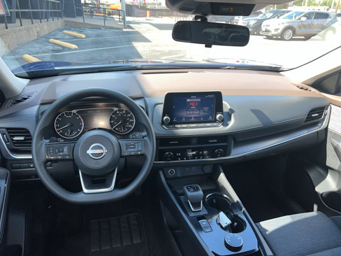 Used 2023 Nissan Rogue SV image 21