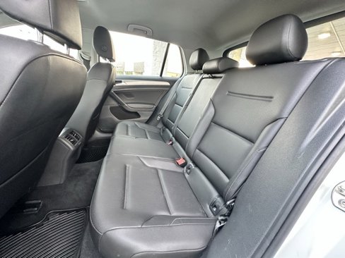 Used 2017 Volkswagen Golf Wolfsburg Edition image 21