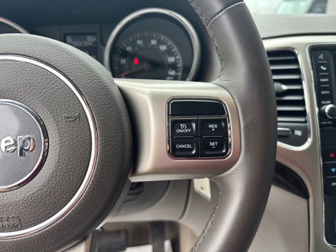 Used 2011 Jeep Grand Cherokee Laredo image 18
