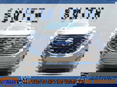 Used 2022 Ford Edge SE image 2