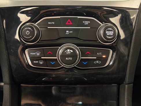 Used 2019 Chrysler 300 Limited image 45
