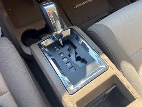 Used 2009 Dodge Journey SXT image 13