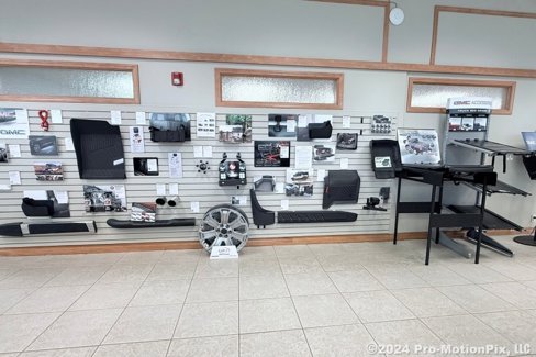 Used 2019 GMC Acadia SLE image 13