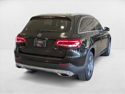 Used 2019 Mercedes-Benz GLC 300 4MATIC image 5