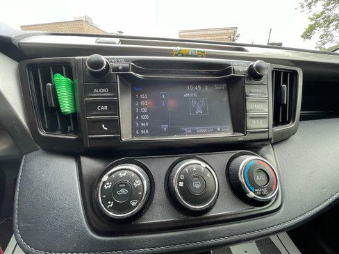 Used 2016 Toyota RAV4 LE image 16