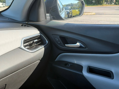Used 2022 Chevrolet Equinox LS image 27