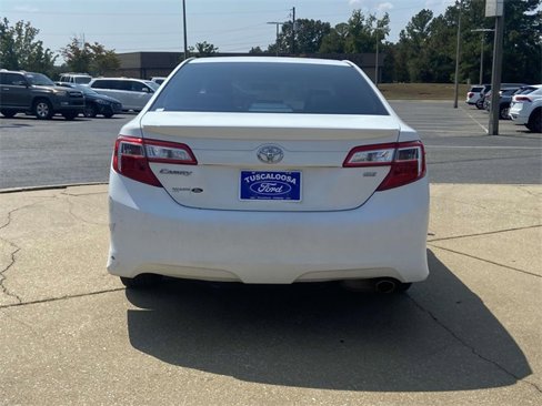 Used 2013 Toyota Camry SE image 3