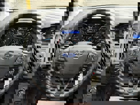 Used 2017 Ford Focus SE image 10