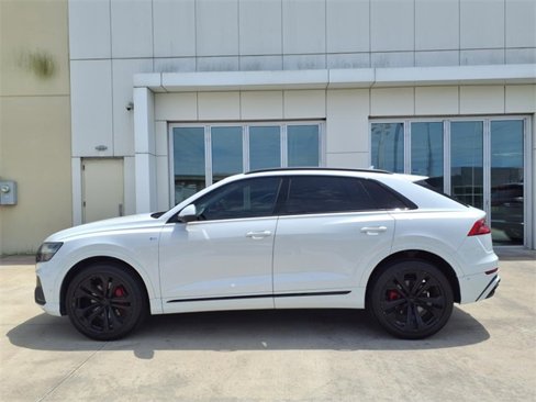 Used 2019 Audi Q8 Prestige w/ Luxury Package image 24
