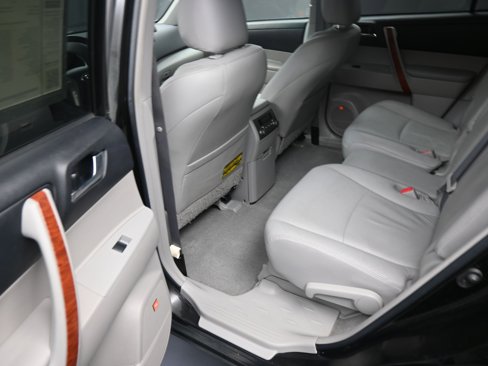Used 2010 Toyota Highlander Limited image 18