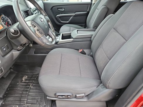 Used 2015 Nissan Titan SV w/ SV Value Truck Package image 13