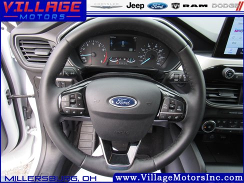 Used 2022 Ford Escape SE w/ SE Sport Appearance Package image 9