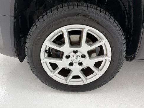 Used 2019 Jeep Renegade Latitude image 7