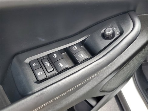Used 2023 Jeep Grand Cherokee Laredo image 9