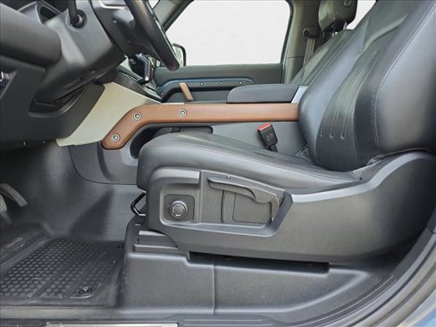 Used 2021 Land Rover Defender 90 X-Dynamic S image 27