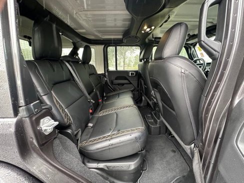 Used 2021 Jeep Wrangler Unlimited Sahara image 33