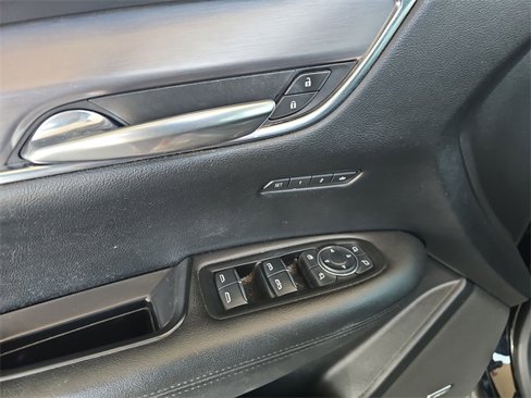 Used 2017 Cadillac XT5 Luxury image 22
