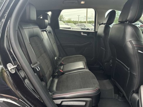 Used 2022 Ford Escape SEL w/ SEL Stealth AWD Package image 18