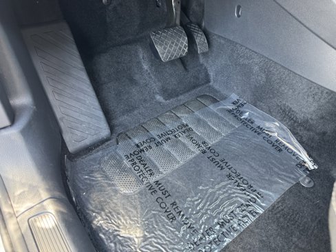 Certified 2023 Volkswagen Taos SE image 19