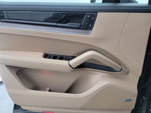 New 2026 Porsche Cayenne image 25