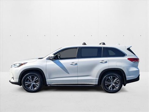 Used 2018 Toyota Highlander Plus image 9