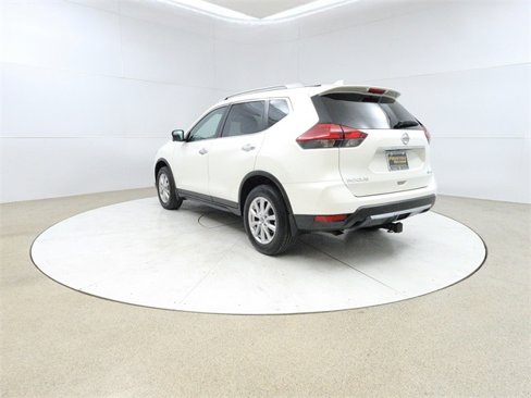 Used 2017 Nissan Rogue SV image 5
