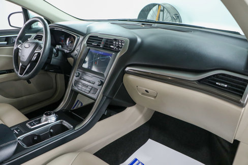 Used 2020 Ford Fusion SEL image 26
