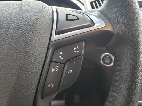 Used 2019 Ford Edge Titanium image 17