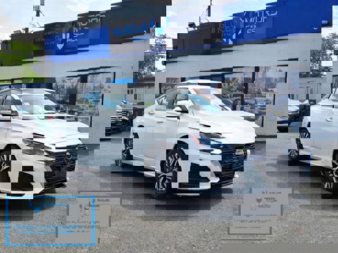 Used 2023 Nissan Altima 2.5 SV image 1