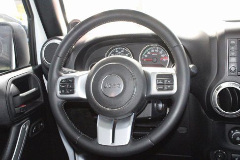 Used 2014 Jeep Wrangler Unlimited Rubicon image 25