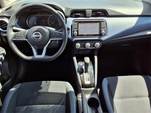 Used 2023 Nissan Versa SV image 9