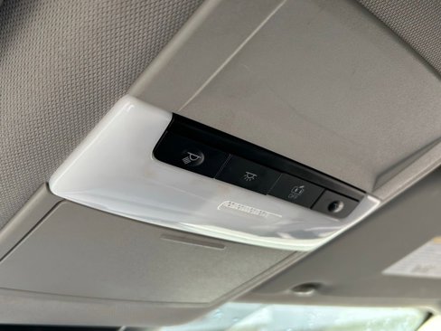 Used 2023 Nissan Rogue S image 46