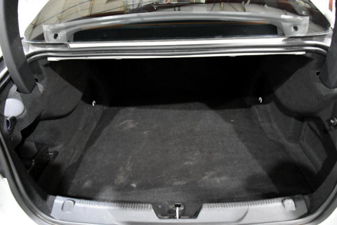 Used 2017 Jaguar XE image 18