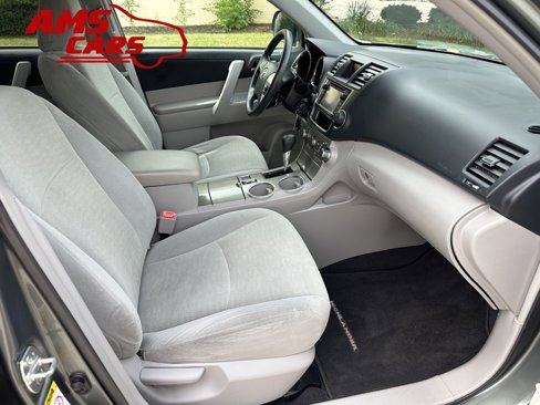 Used 2013 Toyota Highlander Plus image 19