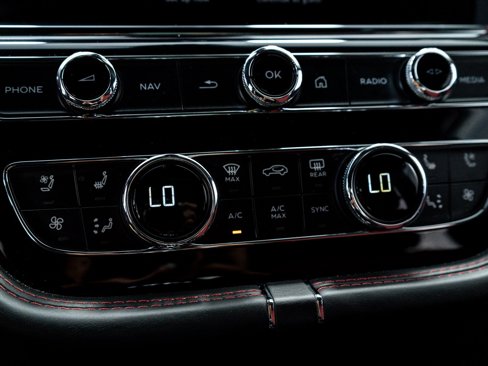 Certified 2022 Bentley Bentayga image 37