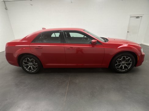 Used 2017 Chrysler 300 S image 9
