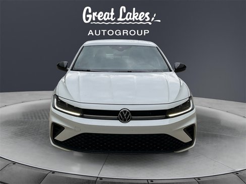 Used 2025 Volkswagen Jetta Sport image 8
