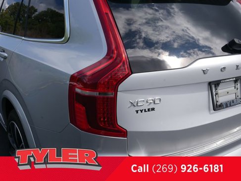 Used 2018 Volvo XC90 T6 Momentum w/ Convenience Package image 11