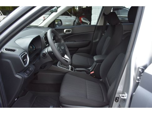 New 2025 Hyundai Venue SE image 11