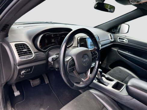 Used 2021 Jeep Grand Cherokee Laredo X image 9
