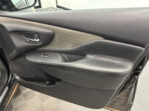 Used 2015 Nissan Murano SV w/ Premium Package image 15