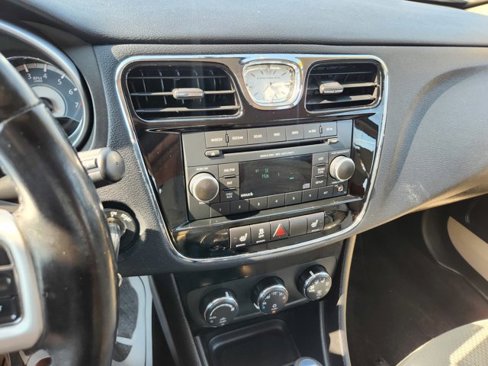 Used 2012 Chrysler 200 Touring w/ Cold Weather Group image 9