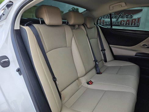 Used 2021 Lexus ES 350 w/ Premium Package image 32