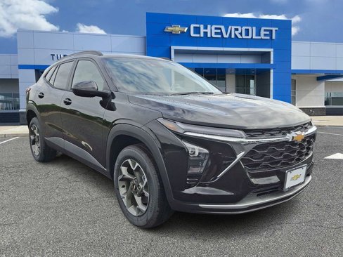 New 2025 Chevrolet Trax LT image 2