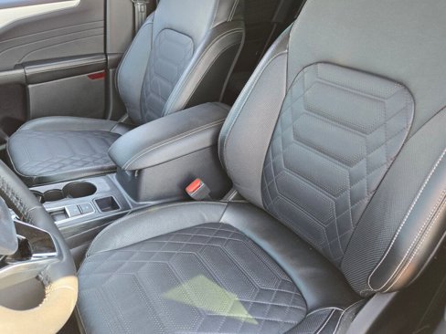 Used 2023 Ford Escape Platinum w/ Premium Technology Package image 33